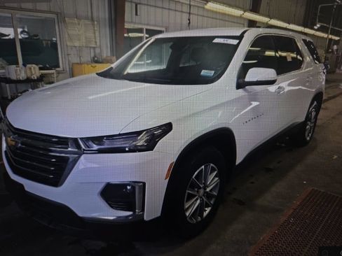 Used 2023 Chevrolet Traverse LT w/ LPO, Floor Liner Package AWD/4WD image 2