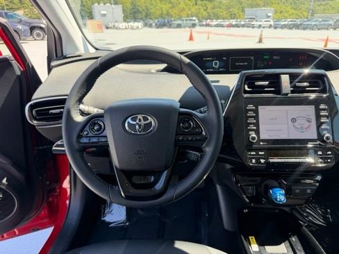 Certified 2021 Toyota Prius XLE w/ Advanced Technology Package AWD/4WD image 17