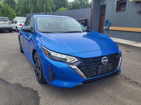 Used 2025 Nissan Sentra SR FWD image 1