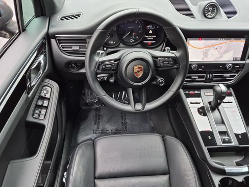 Certified 2025 Porsche Macan Turbo AWD/4WD image 37