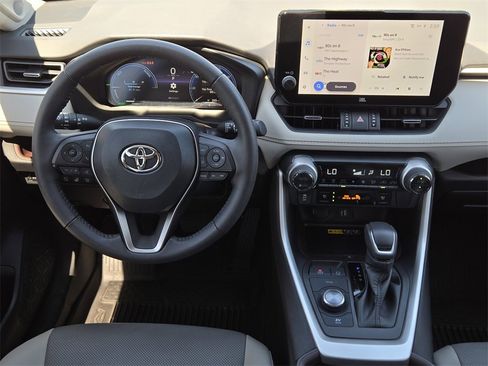 Used 2023 Toyota RAV4 Limited image 28