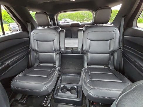 Used 2020 Ford Explorer XLT w/ Equipment Group 202A image 22