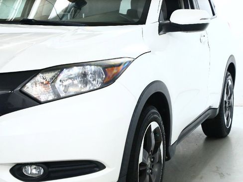 Used 2018 Honda HR-V EX image 4