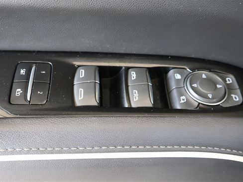 Certified 2023 Cadillac Escalade Premium Luxury image 11