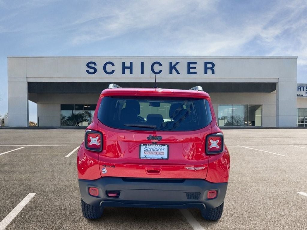 Used 2023 Jeep Renegade Trailhawk w/ Sun/Sound Group AWD/4WD image 4