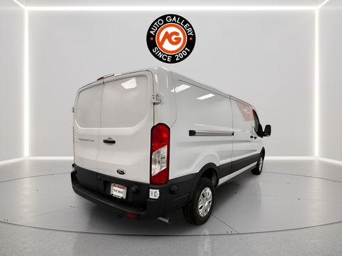 Used 2024 Ford Transit 250 Low Roof RWD image 7