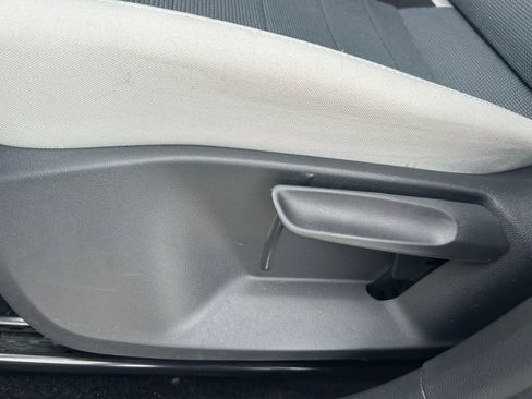 Certified 2025 Volkswagen Taos S image 51