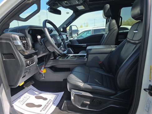 Used 2026 Ford F350 Platinum AWD/4WD image 4