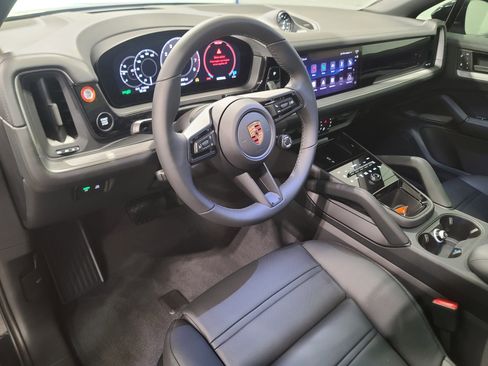 New 2026 Porsche Cayenne Coupe image 4