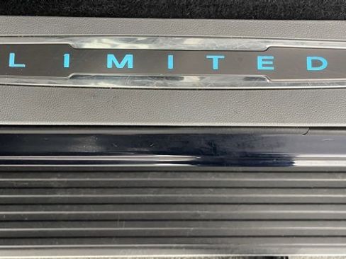 Used 2023 Ford F150 Limited image 35