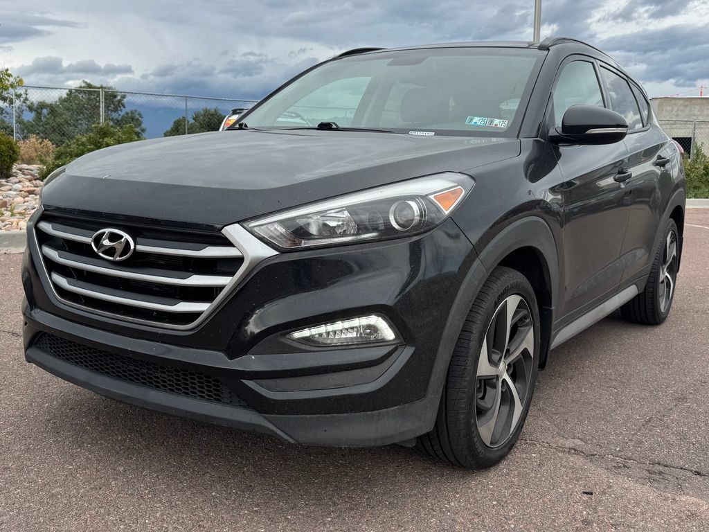 Used 2017 Hyundai Tucson Value AWD/4WD image 3