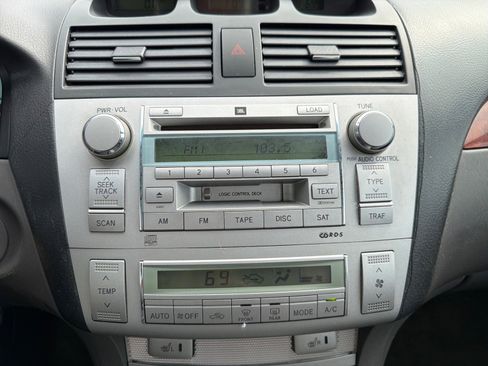 Used 2006 Toyota Solara SLE image 18