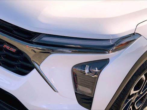 Used 2025 Chevrolet Trax RS w/ Sunroof Package image 28