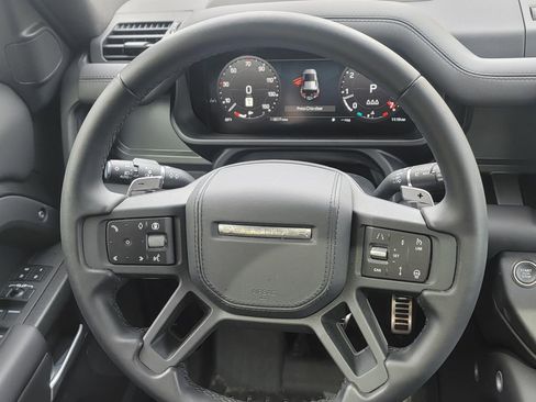 Used 2025 Land Rover Defender 110 V8 AWD/4WD image 19