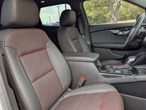 Used 2025 Chevrolet Blazer RS w/ Enhanced Convenience Package image 30