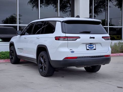 Used 2023 Jeep Grand Cherokee L Laredo RWD image 5