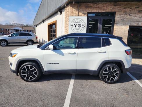 Used 2018 Jeep Compass Limited w/ Navigation Group image 2