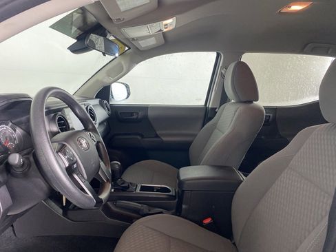 Used 2022 Toyota Tacoma SR image 13