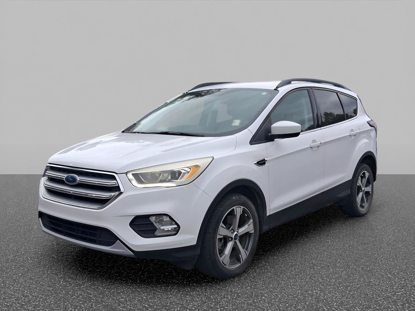 Used 2017 Ford Escape SE w/ Equipment Group 201A AWD/4WD image 1