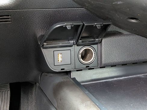 Used 2024 Toyota Camry SE image 25