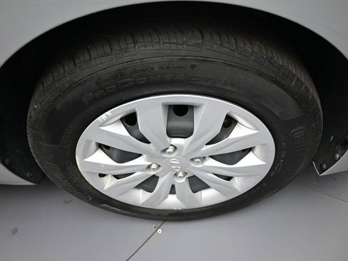 Certified 2021 Hyundai Accent SE FWD image 13