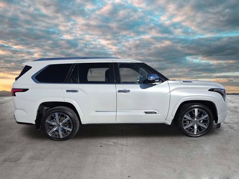 Used 2023 Toyota Sequoia Capstone image 9