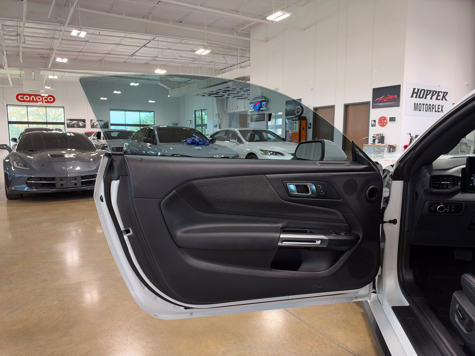Used 2024 Ford Mustang Coupe RWD image 7