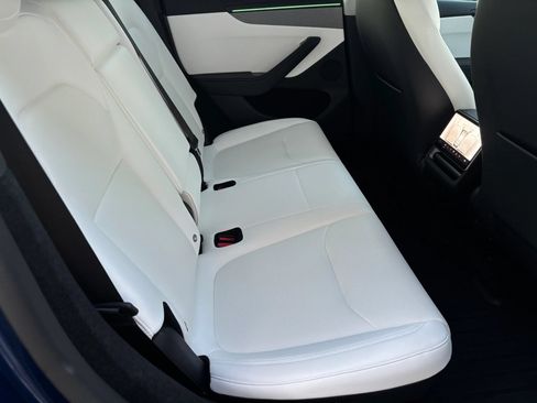 Used 2026 Tesla Model Y 2WD image 14