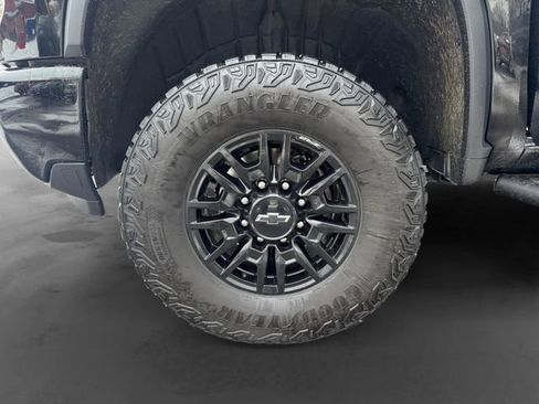 Used 2024 Chevrolet Silverado 2500 ZR2 w/ Snow Plow Prep/Camper Package image 7