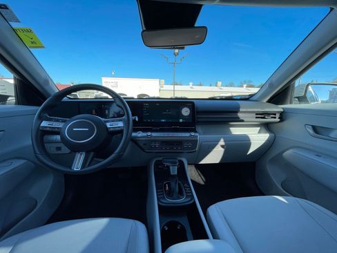 Used 2025 Hyundai Kona SEL image 33