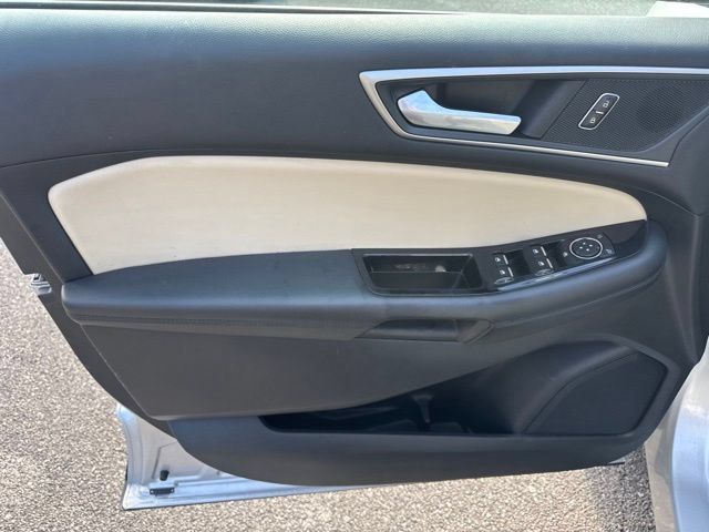 Used 2017 Ford Edge SEL w/ Equipment Group 201A AWD/4WD image 14