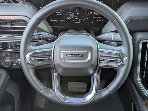 Certified 2025 GMC Yukon Denali AWD/4WD image 11