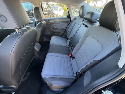 Used 2025 Volkswagen Jetta SE image 22