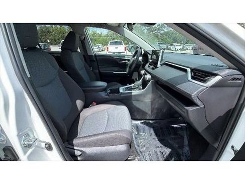 Certified 2025 Toyota RAV4 XLE AWD/4WD image 38