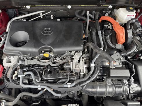 Used 2021 Toyota Venza XLE image 33