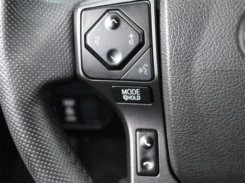 Used 2022 Toyota Tacoma TRD Sport image 6