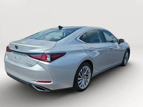 Used 2020 Lexus ES 350 w/ Accessory Package FWD image 7