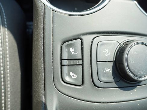 Certified 2023 GMC Terrain SLT w/ Infotainment Package II AWD/4WD image 7