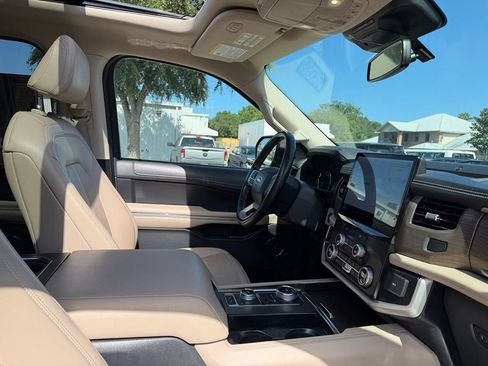 Used 2024 Ford Expedition Max Limited AWD/4WD image 32