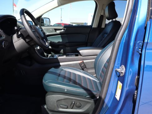 Used 2024 Ford Edge SEL w/ Sport Appearance Package image 9