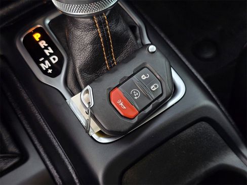 Used 2021 Jeep Wrangler Unlimited Sahara image 37