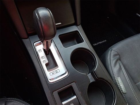 Used 2017 Subaru Outback 2.5i Limited image 16