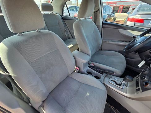 Used 2013 Toyota Corolla LE image 19