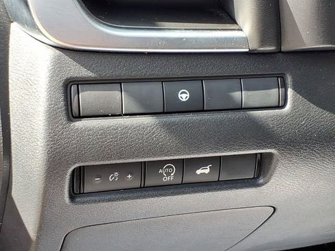 Used 2023 Nissan Rogue SV w/ SV Premium B Package image 19