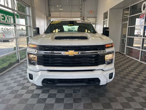 Used 2025 Chevrolet Silverado 2500 LT w/ Convenience Package image 2