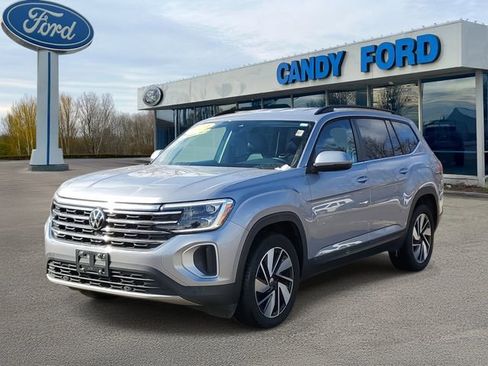 Used 2024 Volkswagen Atlas SE image 2