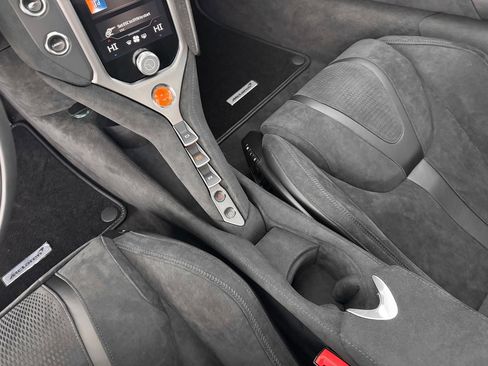 New 2026 McLaren 750S image 21