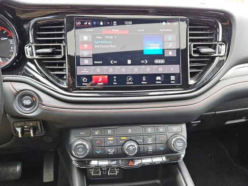 Used 2024 Dodge Durango GT AWD/4WD image 18