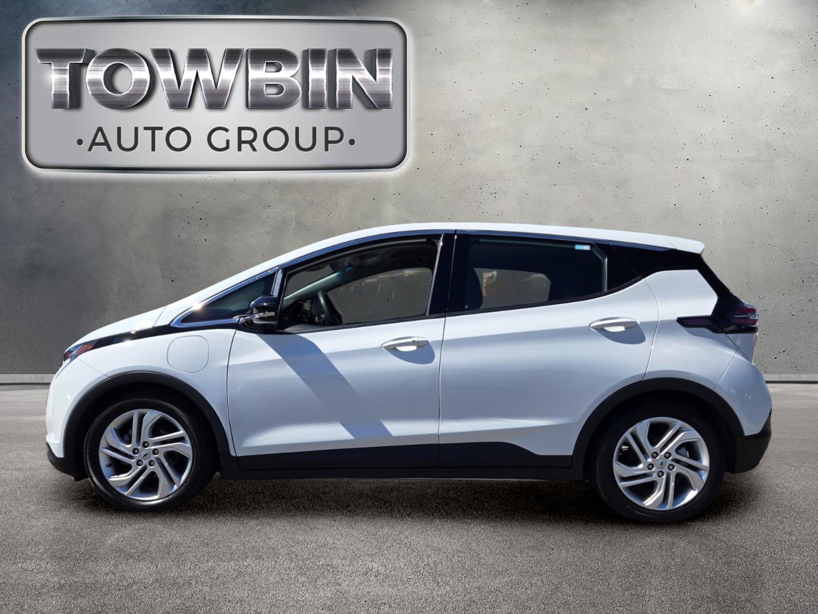 Used 2023 Chevrolet Bolt LT w/ Driver Confidence Package FWD image 7
