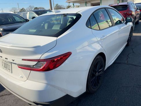 Used 2025 Toyota Camry SE image 6